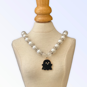 My Fa-BOO-Lous Pearl Ghost Necklace (Color: Black, size: large)